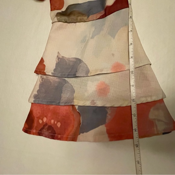 Noracora XL midi length dress with fan out layered sleeves in a floral pattern - Picture 9 of 10